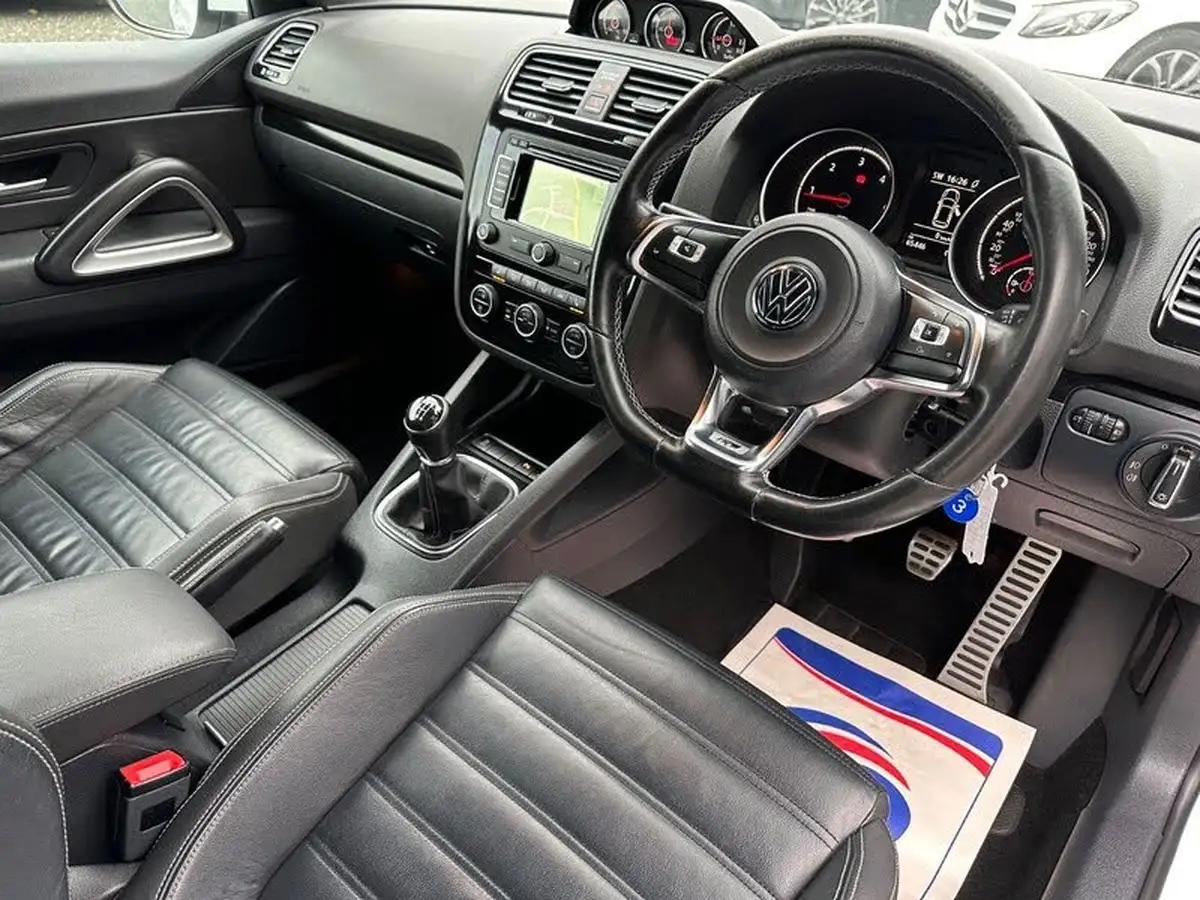 2015-volkswagen-scirocco-20tdi-r-line-184ps-big-9