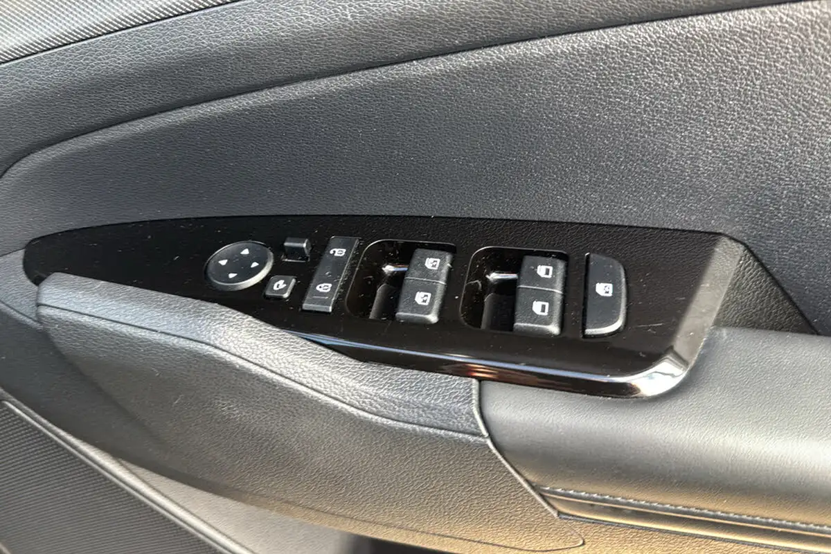 2022-kia-sportage-16-t-gdi-launch-edition-big-35