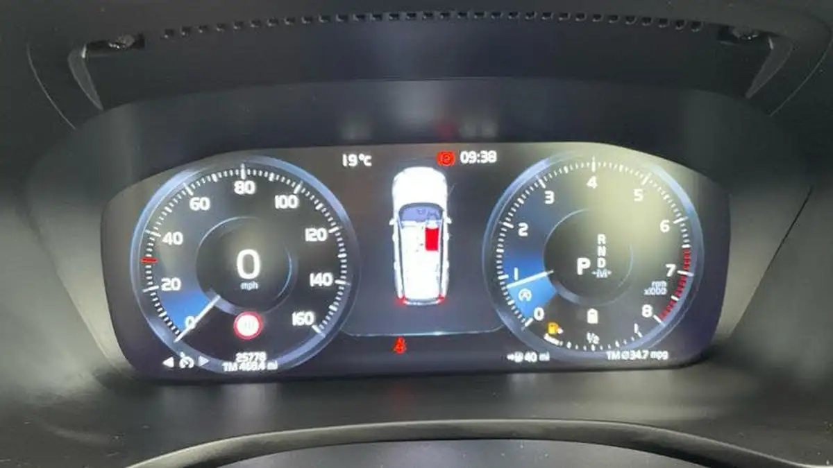 2022-volvo-v60-20-b3-momentum-161bhp-big-10