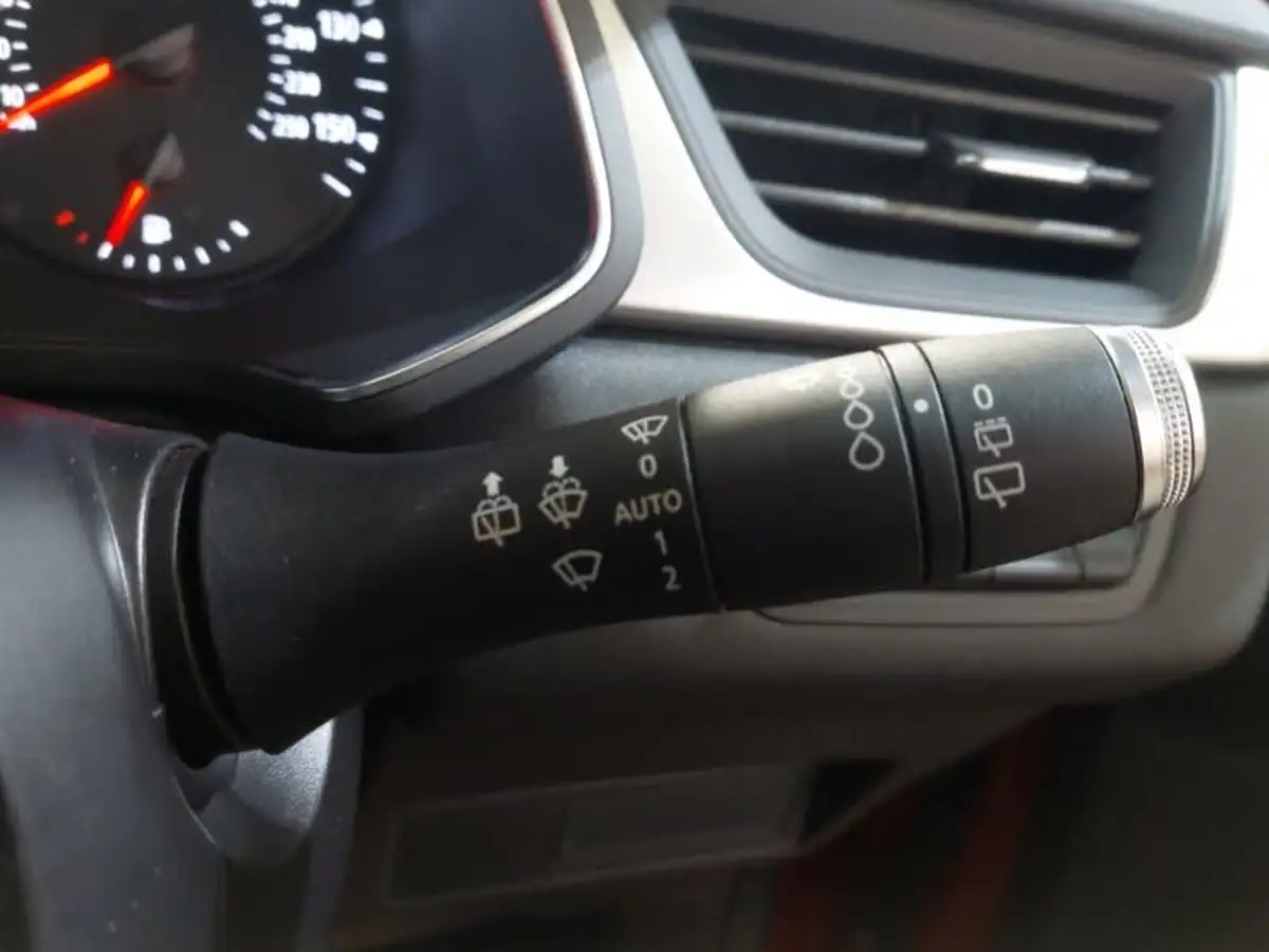 2021-renault-captur-13-tce-iconic-140ps-big-13