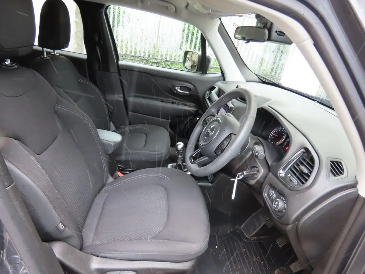 2022-jeep-renegade-10-gse-night-eagle-big-5