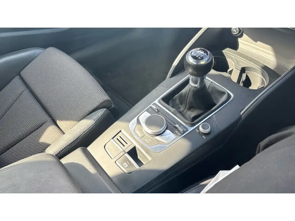 2017-audi-a3-15-tfsi-s-line-saloon-4d-big-36
