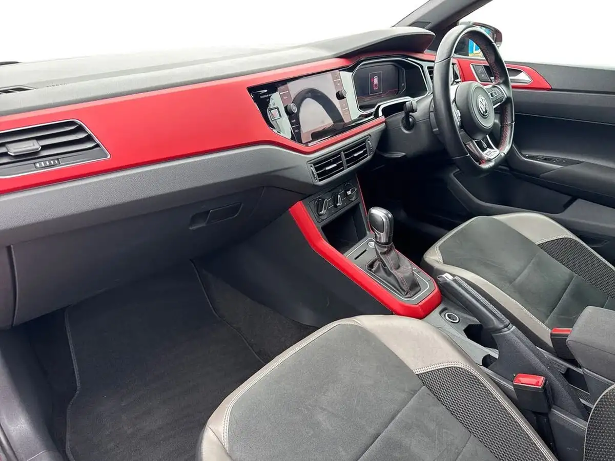 2019-volkswagen-polo-20-tsi-gti-big-13