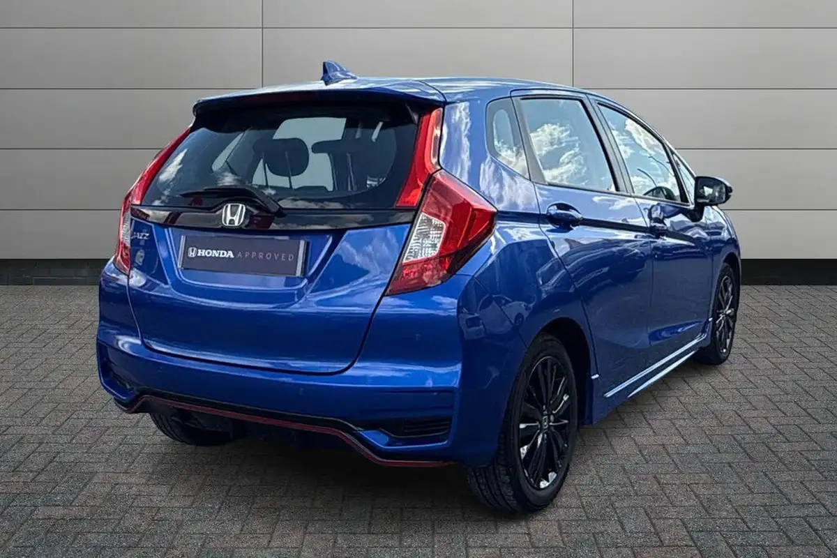 2018-honda-jazz-15-i-vtec-sport-big-11