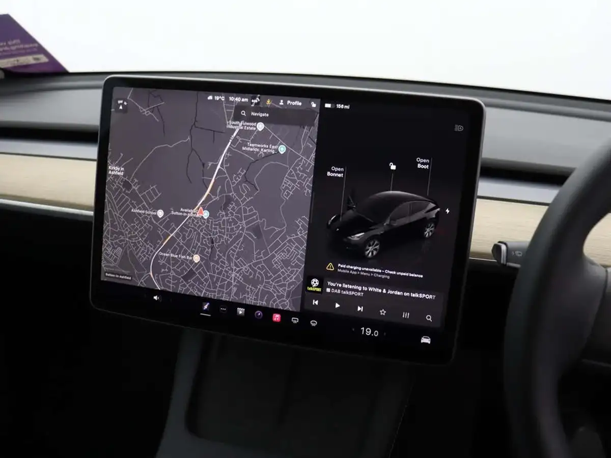 2022-tesla-model-y-e-rwd-big-36