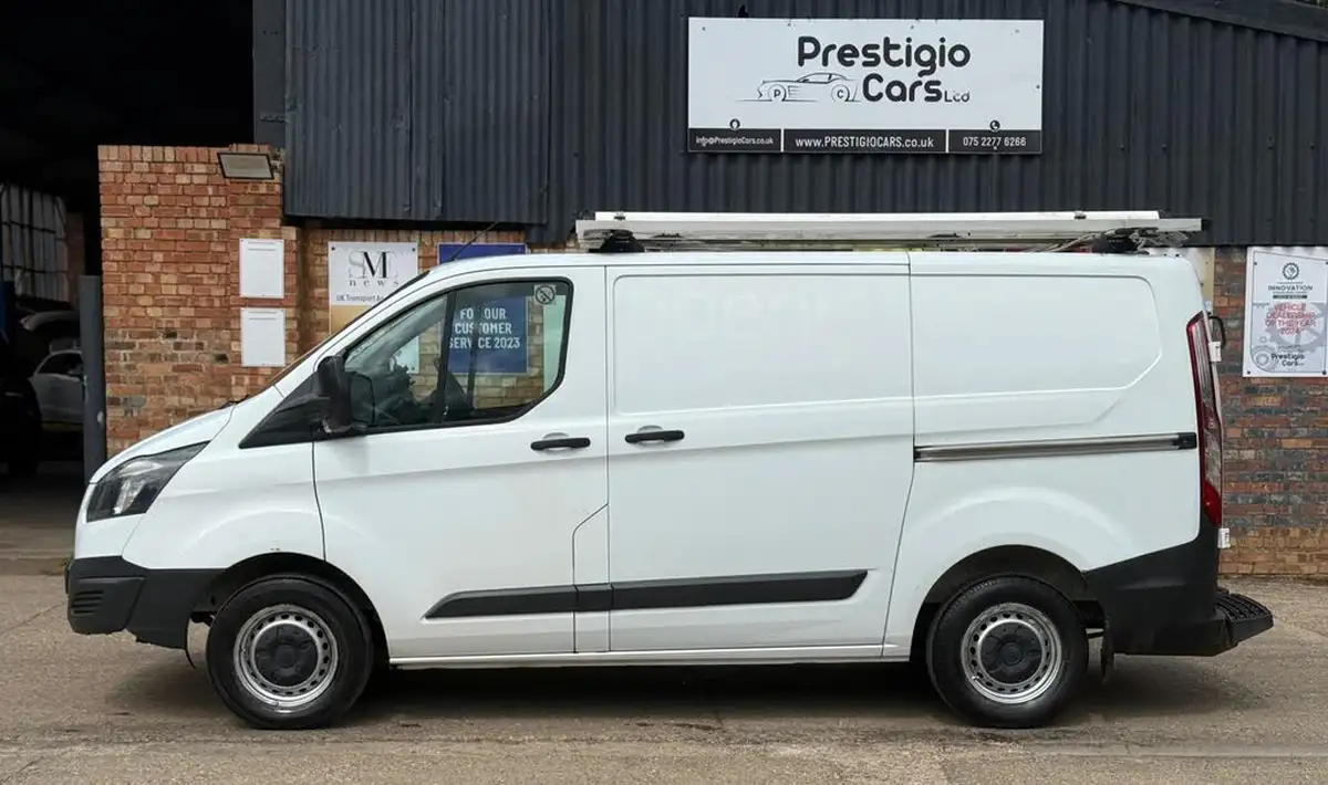 2017-ford-transit-custom-20tdci-310-l1h1-105pseu6-panel-van-big-5