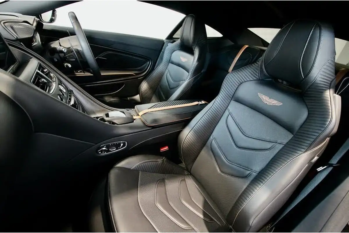 2023-aston-martin-dbs-big-30
