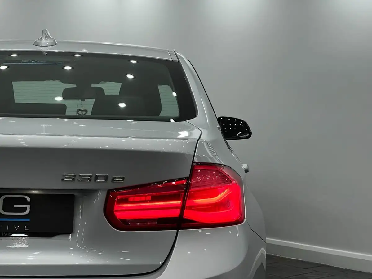 2017-bmw-3-series-20-330e-sport-big-21