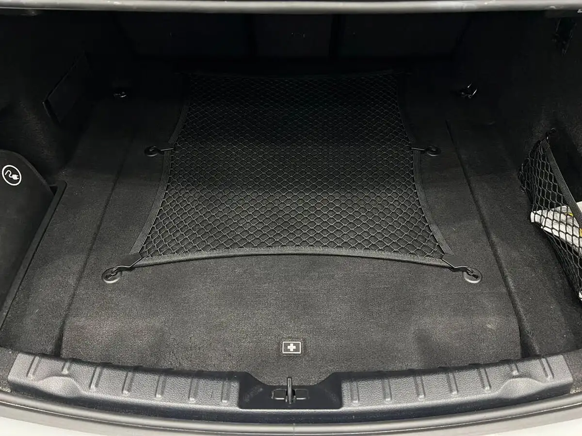 2017-bmw-3-series-20-330e-sport-big-69