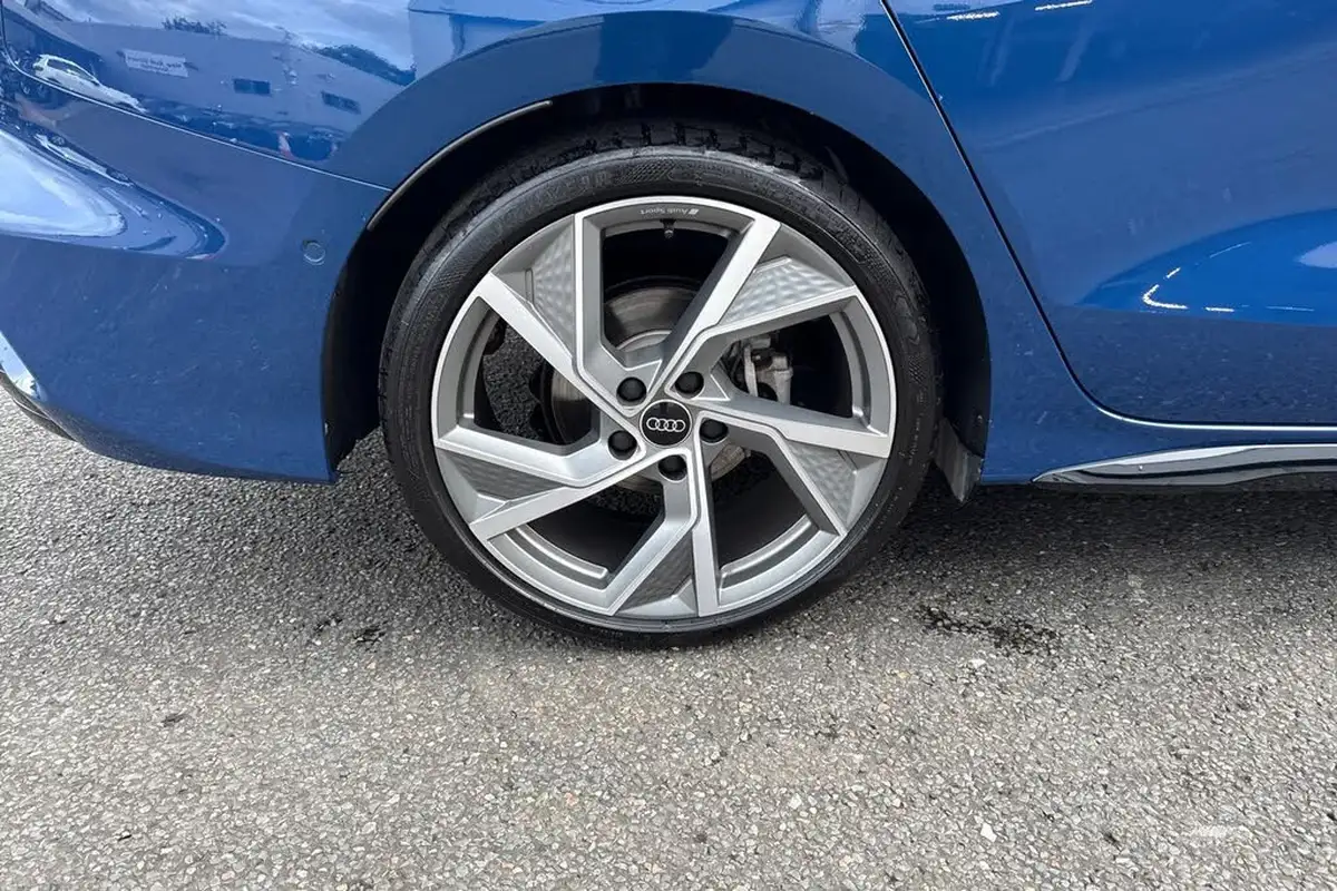 2024-audi-a3-15-35-tfsi-black-edition-saloon-4d-big-9