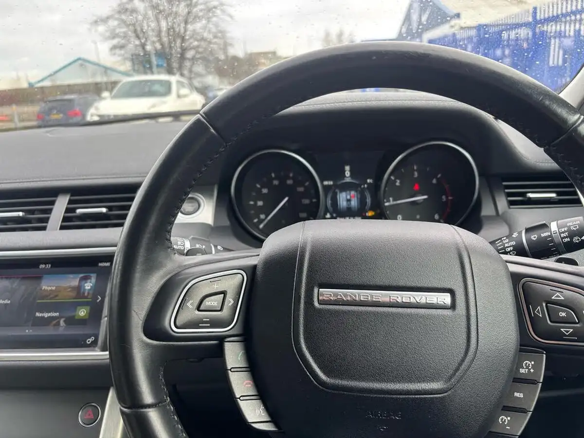 2015-land-rover-range-rover-evoque-20td4-se-tech-ss-hatchback-5d-auto-big-17