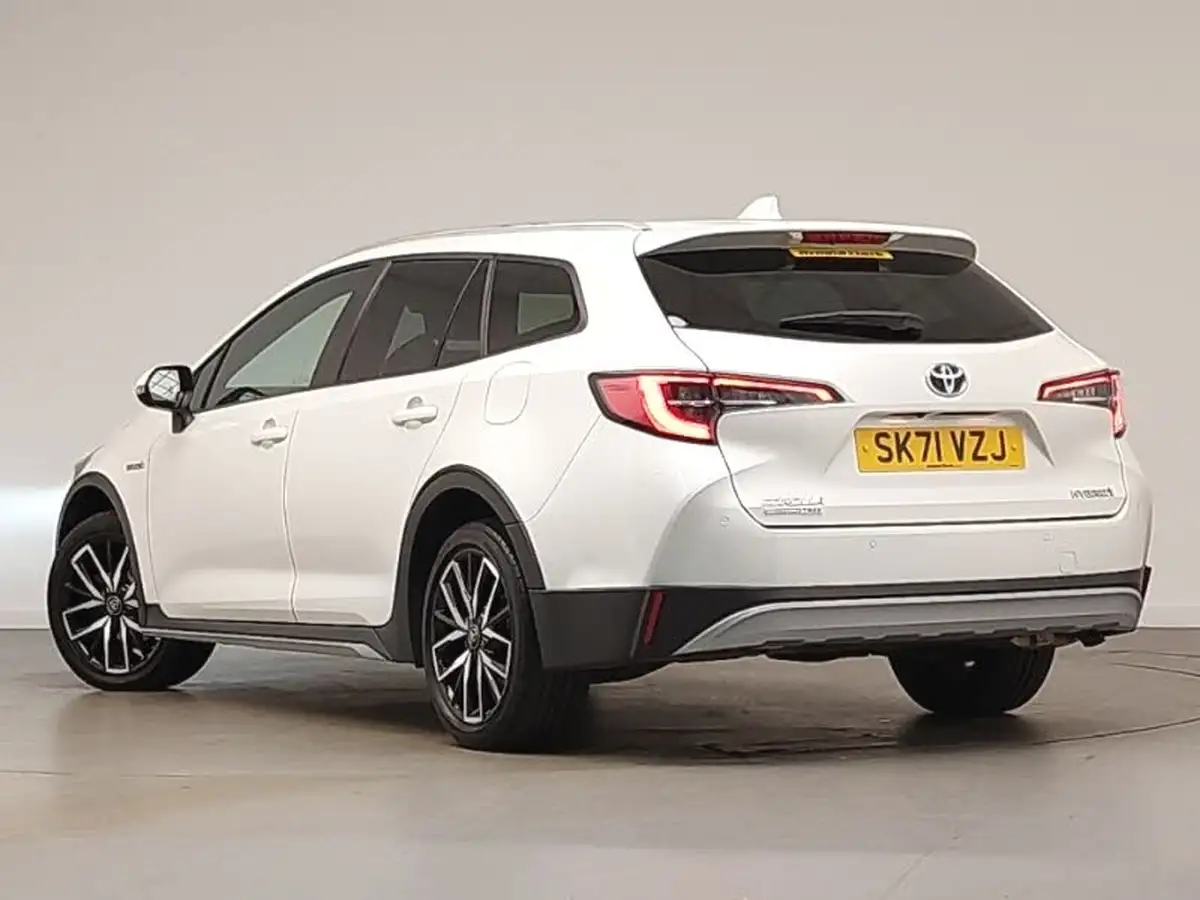 2021-toyota-corolla-18-vvt-i-trek-big-1