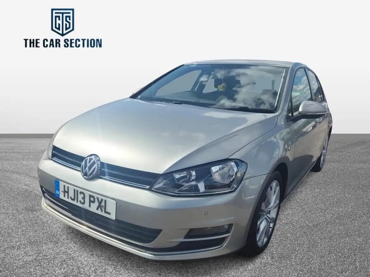 2013-volkswagen-golf-20tdi-gt-ss-hatchback-5d-big-2