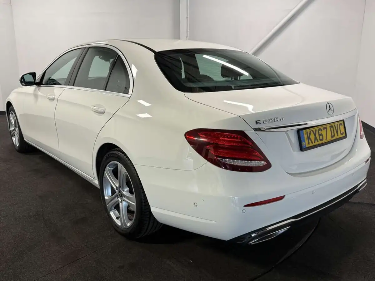 2017-mercedes-benz-e-class-20d-e220d-se-ss-saloon-4d-big-3