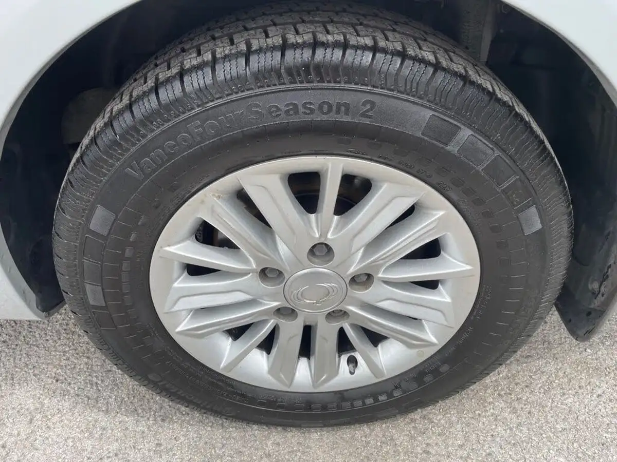2019-kgm-ssangyong-turismo-22td-ex-big-10