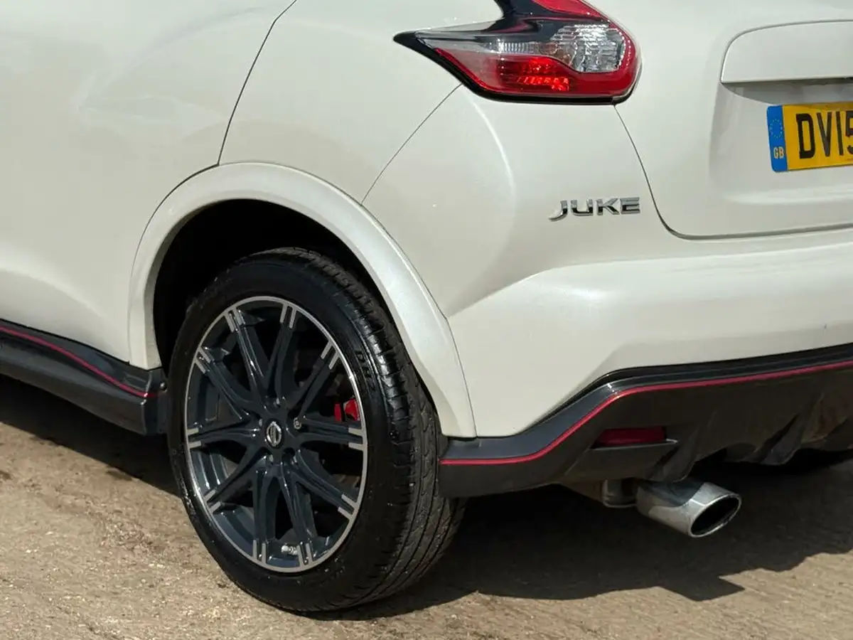 2015-nissan-juke-16-nismo-rs-218ps-big-24