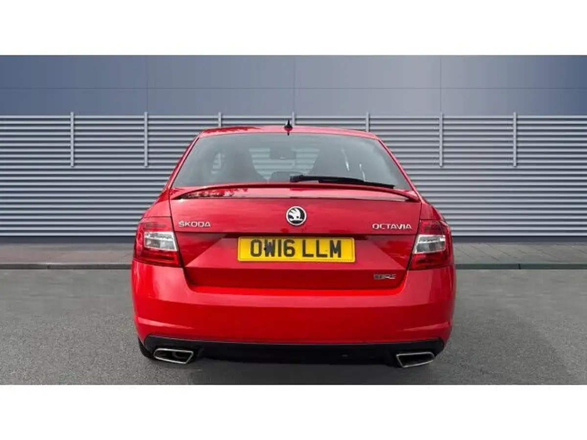 2016-skoda-octavia-20tdi-vrs-hatchback-dsg-big-5