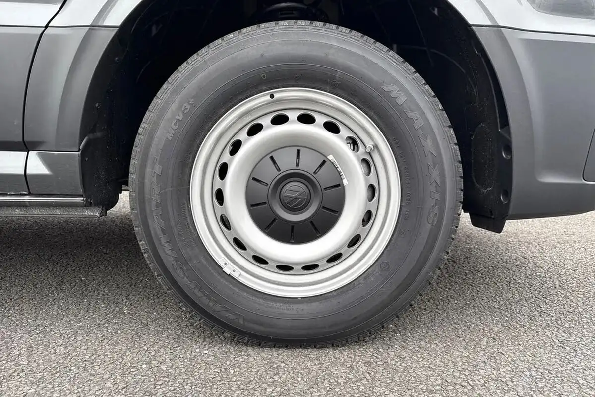 2025-volkswagen-crafter-20tdi-cr35-mwb-commerce-plus-140pseu6d-big-8