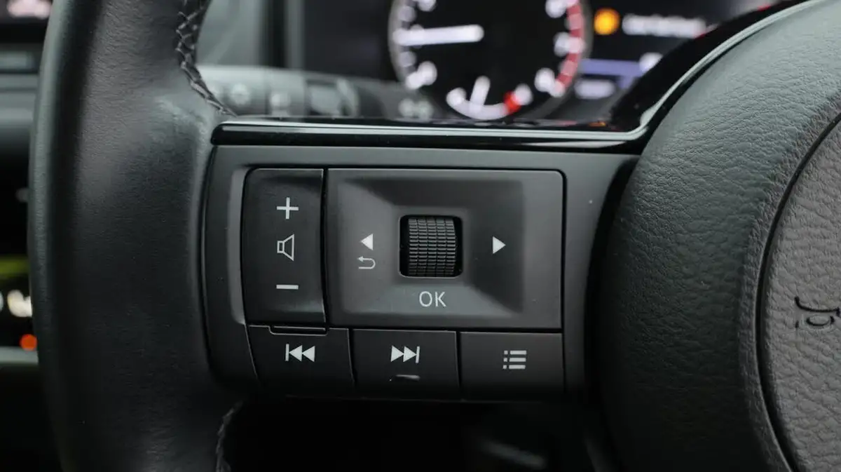 2023-nissan-qashqai-13-dig-t-acenta-premium-140ps-big-38