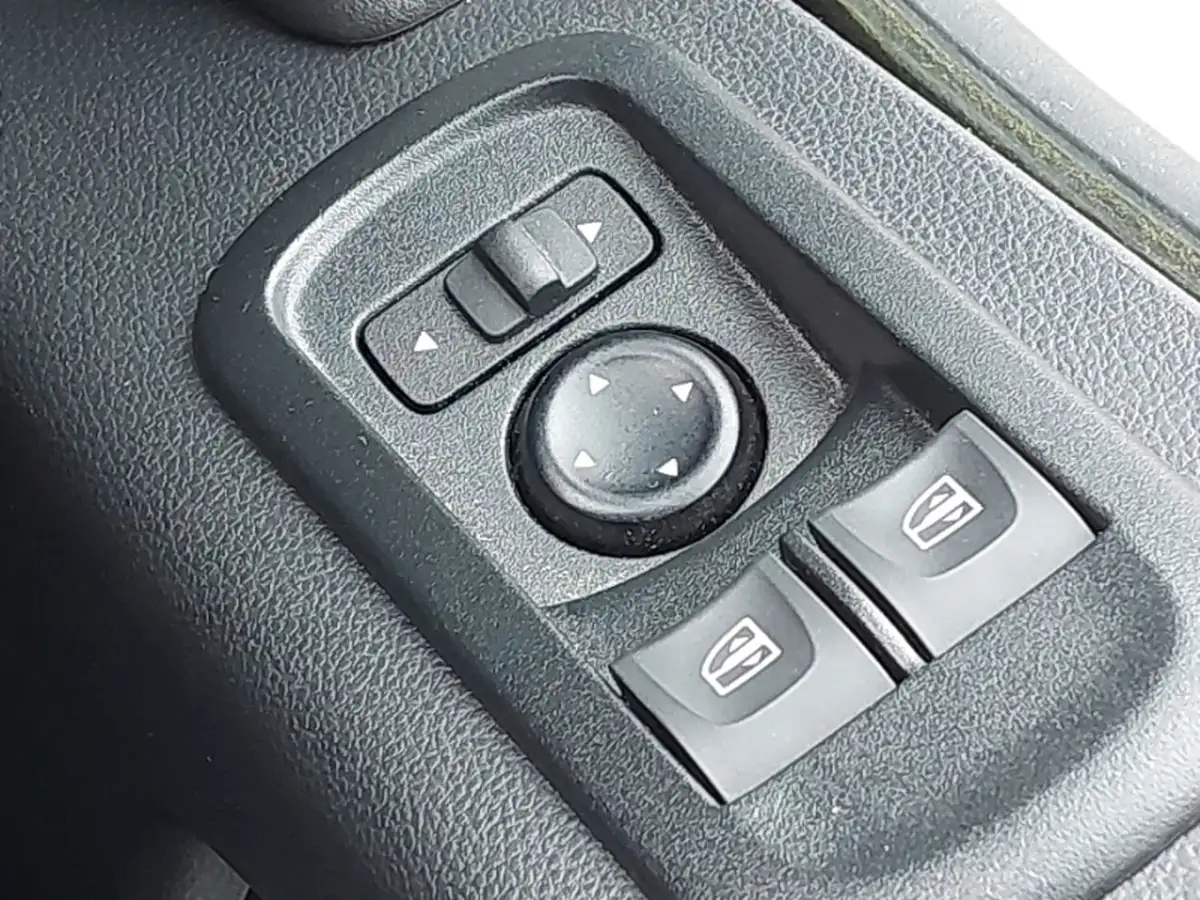 2023-renault-master-23dci-mm35-135-business-big-15