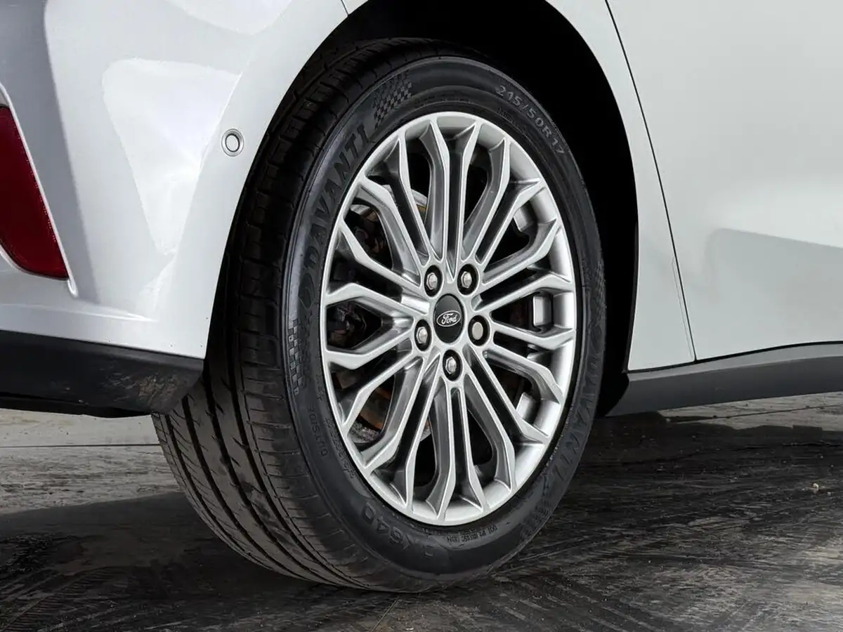 2020-ford-focus-15t-titanium-x-hatchback-big-11