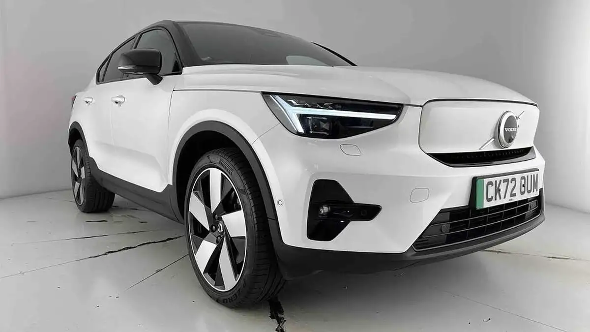 2022-volvo-c40-e-twin-recharge-pro-big-24