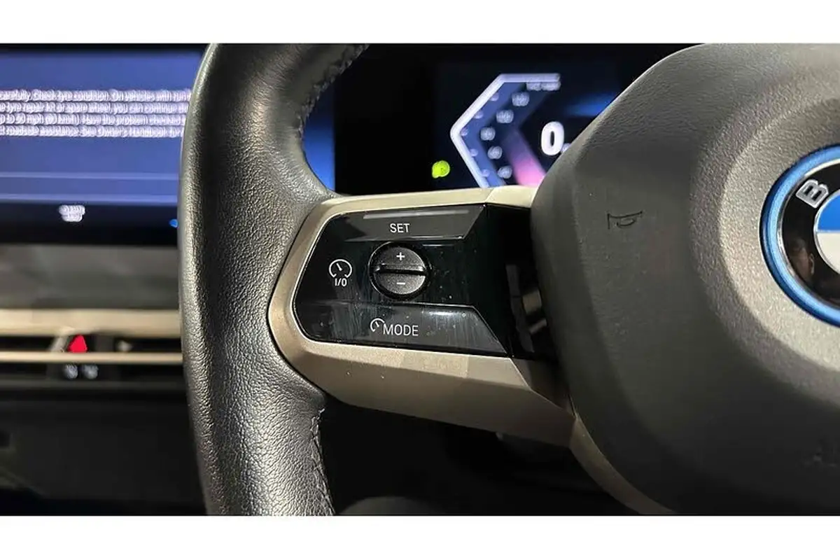 2022-bmw-ix-e-xdrive-40-m-sport-big-42