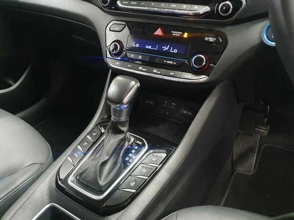 2019-hyundai-ioniq-16-gdi-premium-se-hybrid-big-16