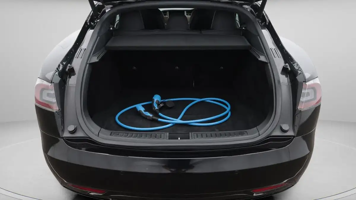 2020-tesla-model-s-e-long-range-big-17