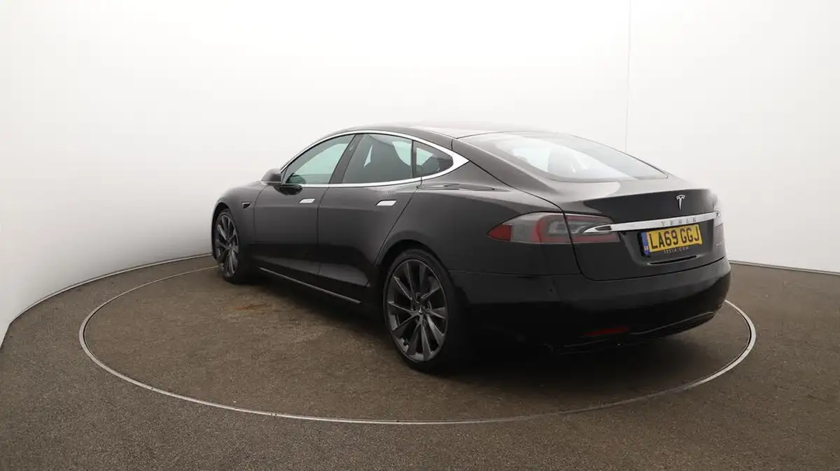 2020-tesla-model-s-e-long-range-big-65