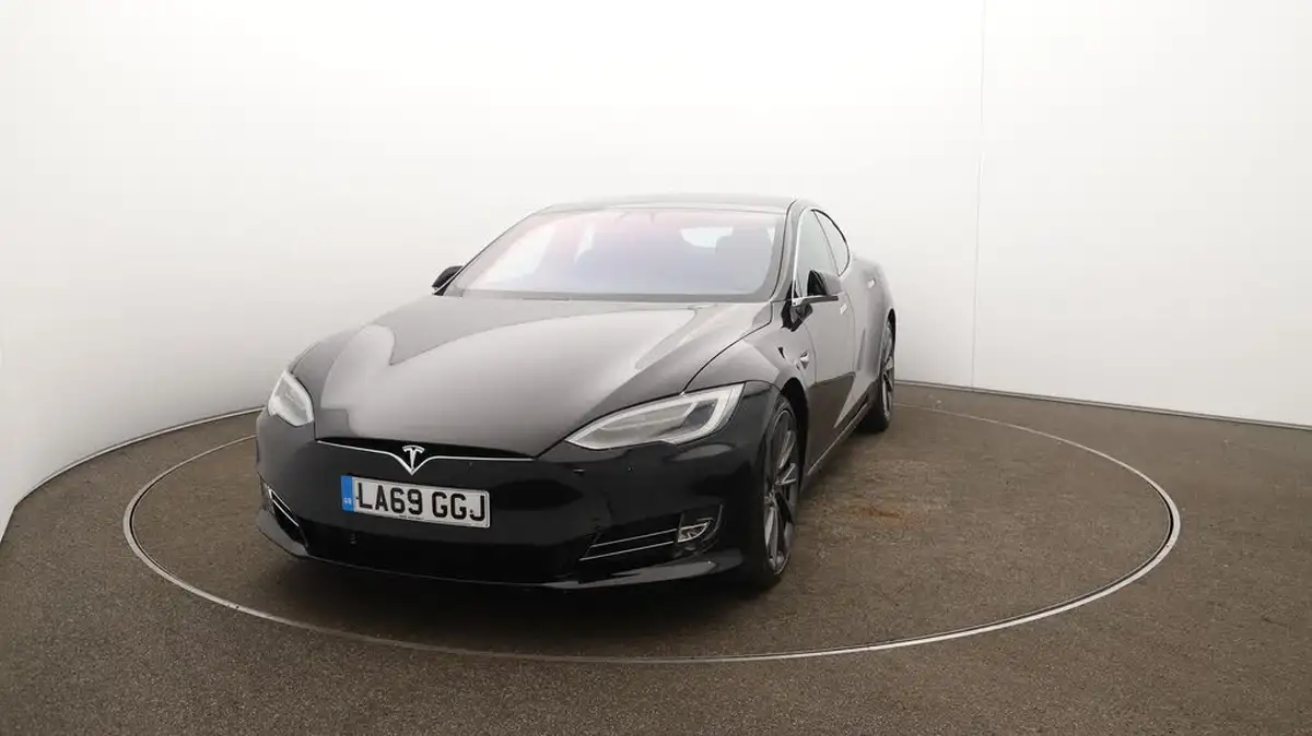 2020-tesla-model-s-e-long-range-big-41