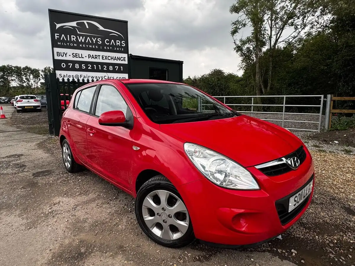 2011-hyundai-i20-14-comfort-5d-auto-big-0