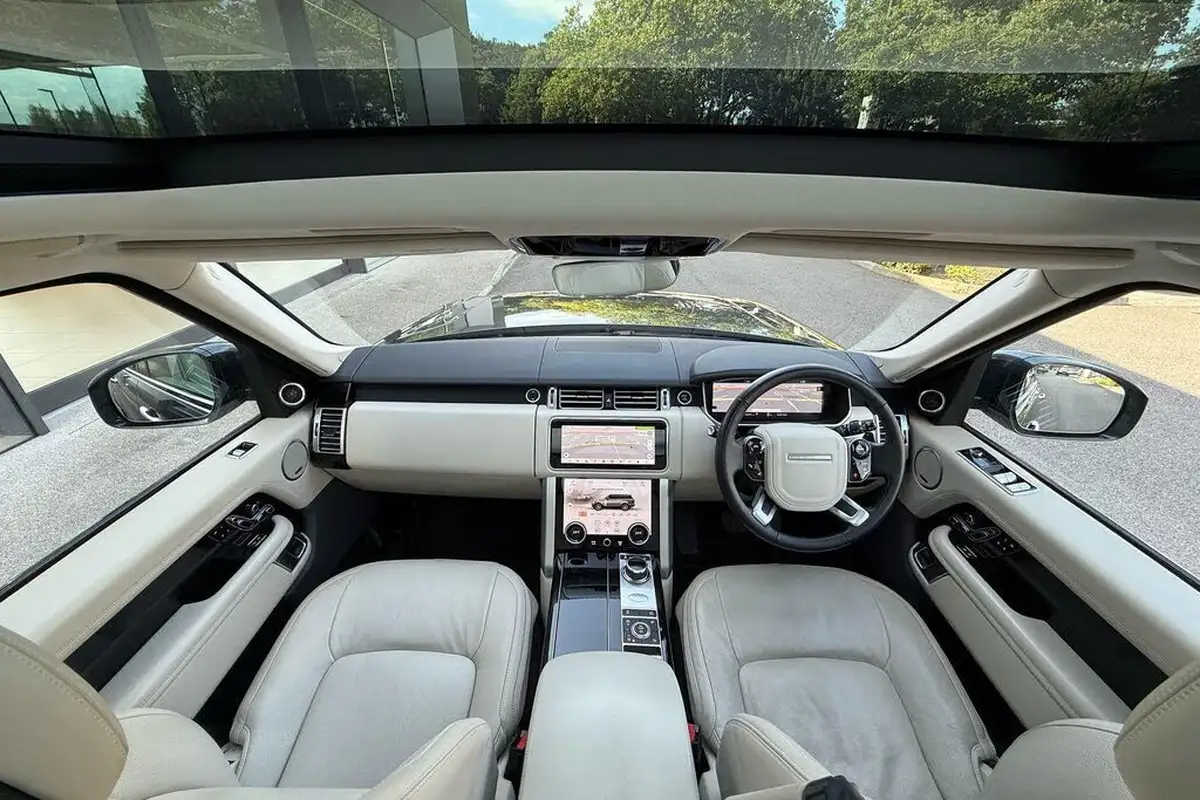 2021-land-rover-range-rover-30-p400-vogue-se-big-2