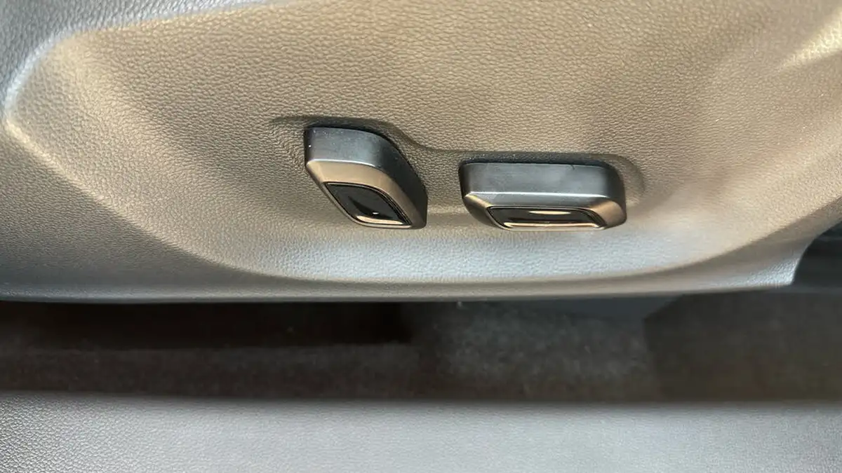 2023-mg-zs-suv-10t-gdi-exclusive-big-23