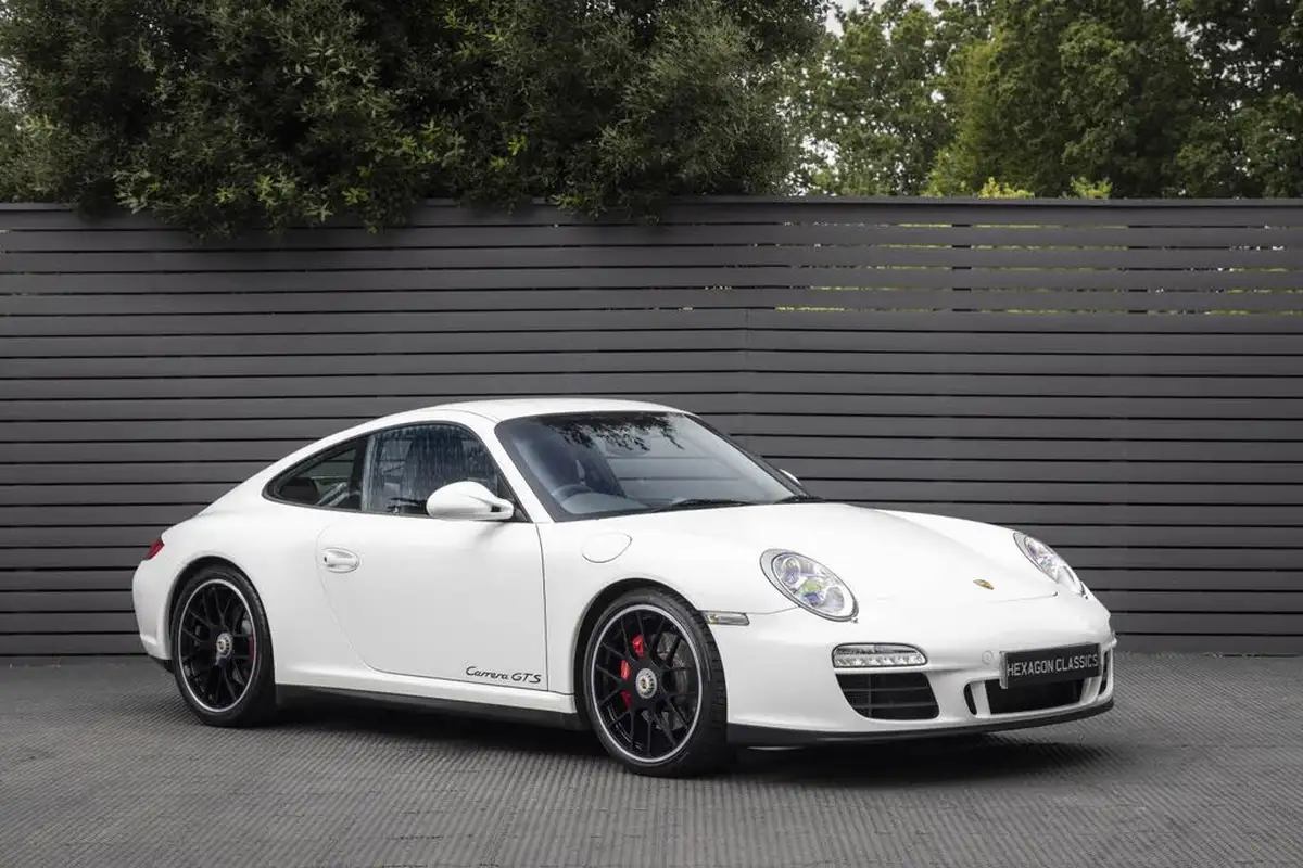 2011-porsche-911-38-carrera-gts-coupe-pdk-big-20