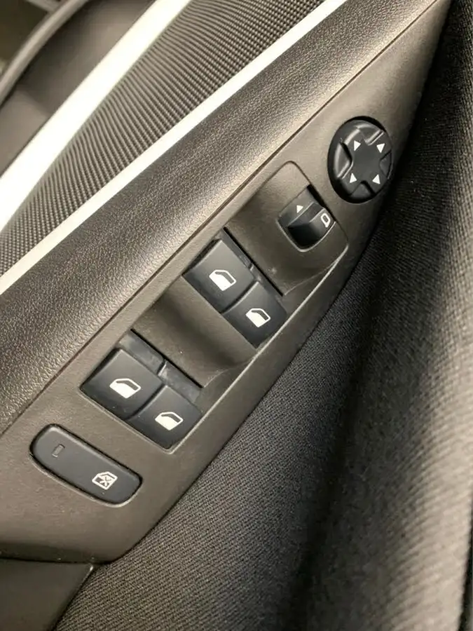 2020-vauxhall-crossland-x-12i-sri-nav-big-27