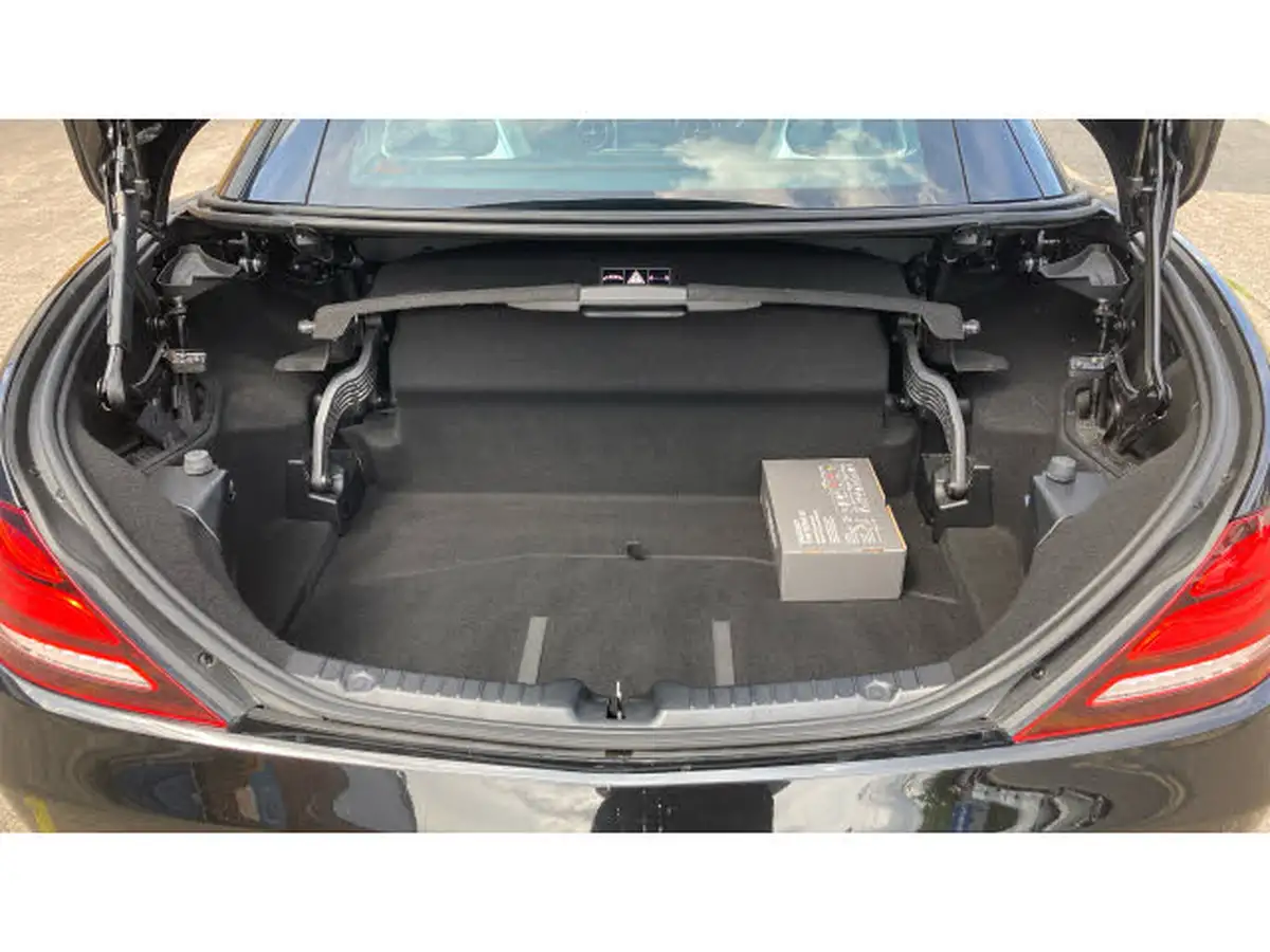 2017-mercedes-benz-slc-21d-slc250d-amg-line-big-33