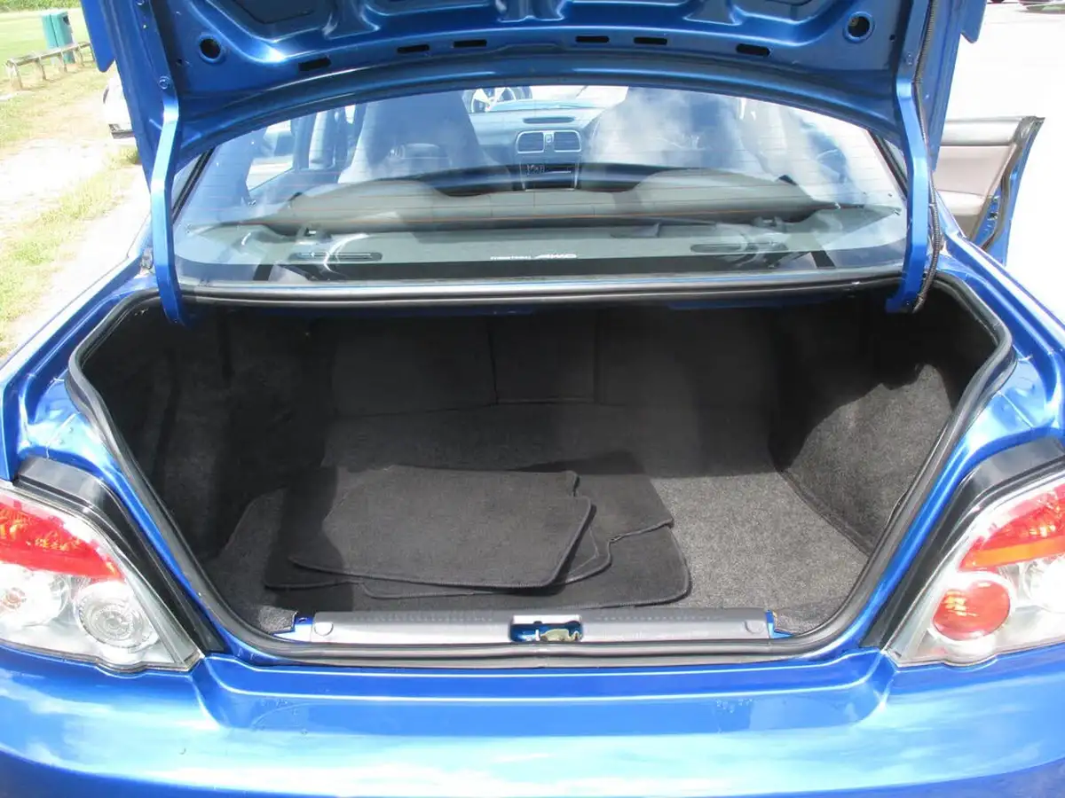 2005-subaru-impreza-25-wrx-saloon-4d-big-22