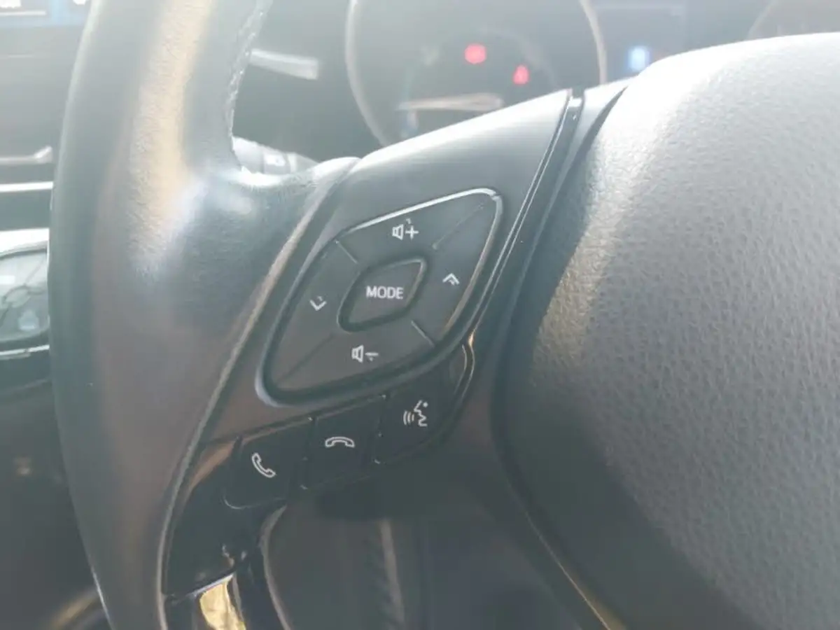 2017-toyota-c-hr-18-vvt-i-icon-big-11