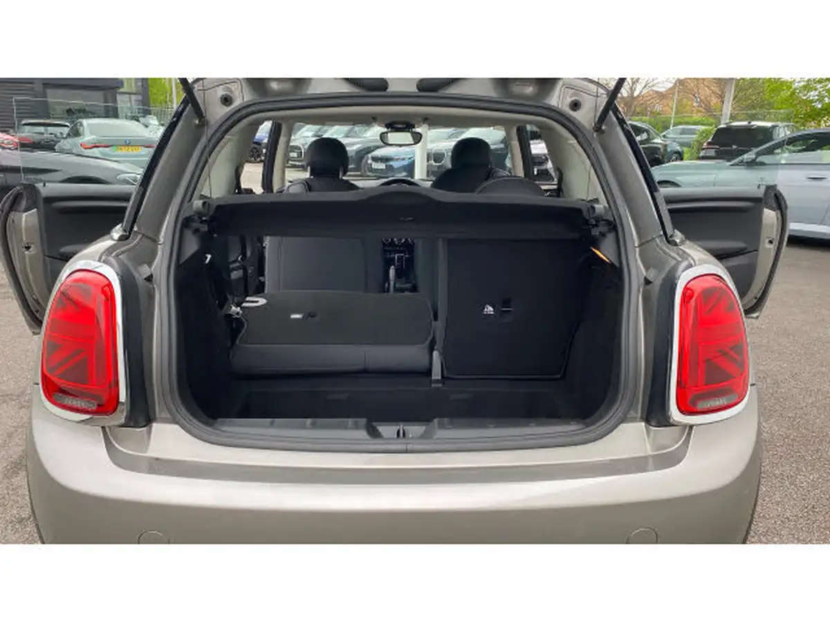 2019-mini-cooper-15-cooper-classic-hatchback-3d-auto-big-38
