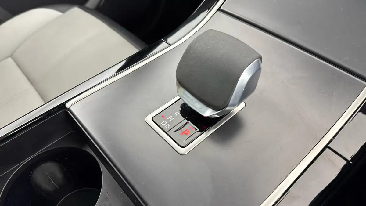 2023-land-rover-range-rover-velar-20-d200-dynamic-se-big-18