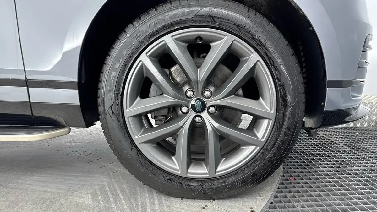 2023-land-rover-range-rover-velar-20-d200-dynamic-se-big-22