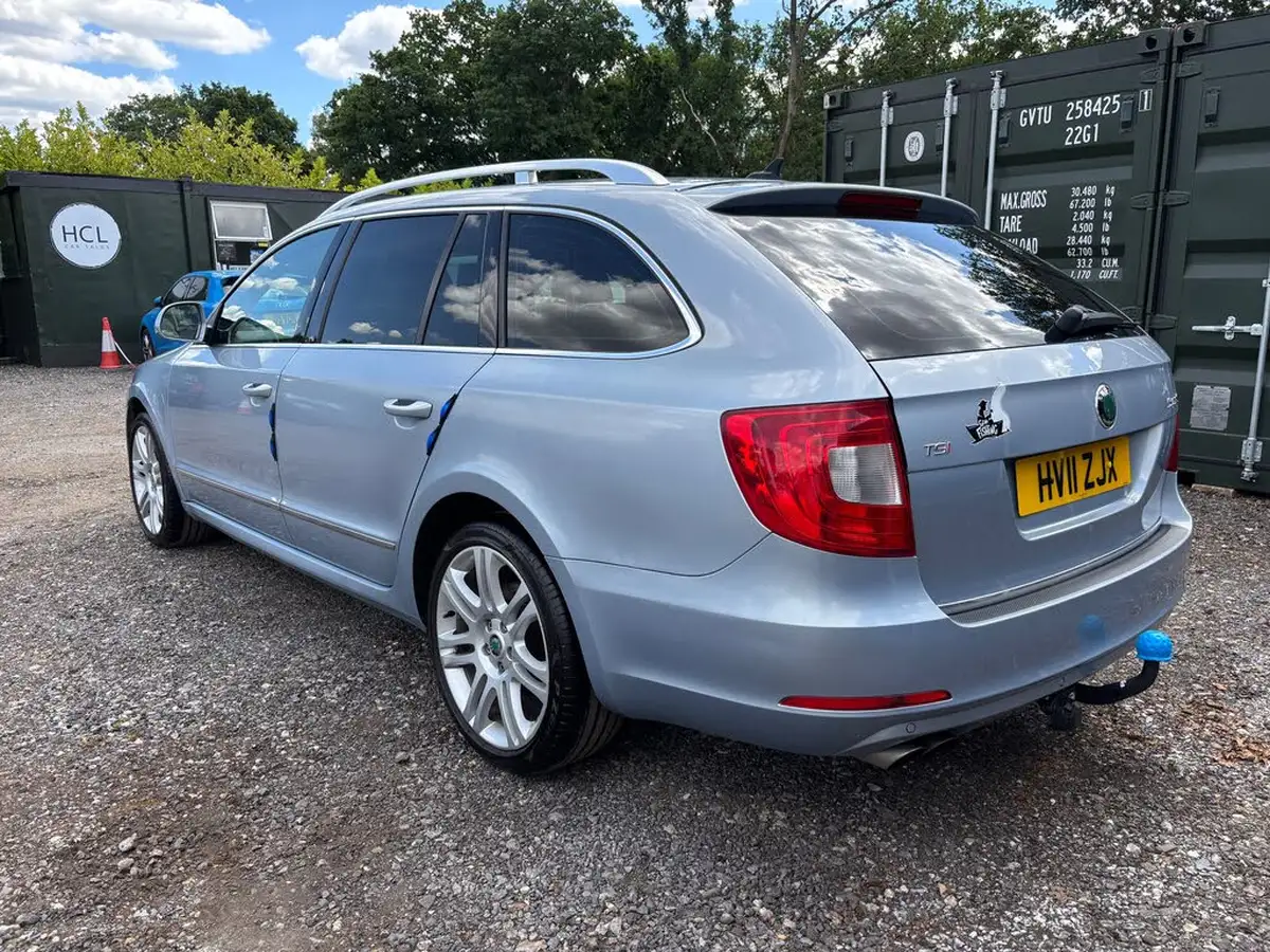 2011-skoda-superb-18-elegance-162ps-estate-dsg-big-5