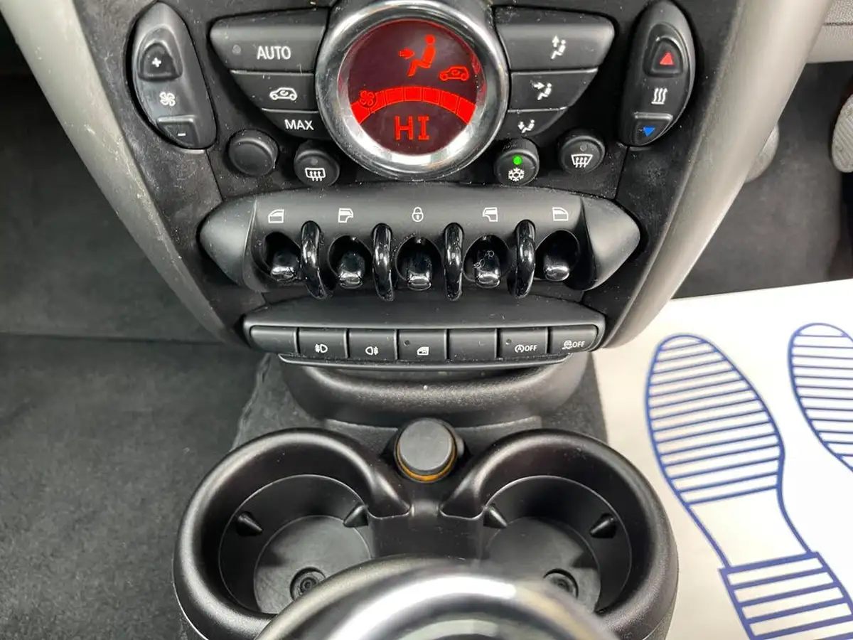 2011-mini-countryman-16-cooper-pepper-big-32
