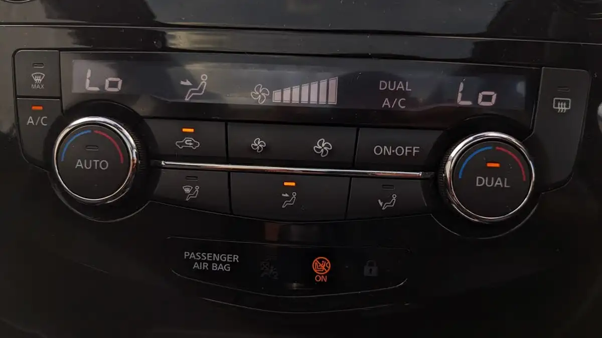 2014-nissan-qashqai-12-acenta-premium-big-27