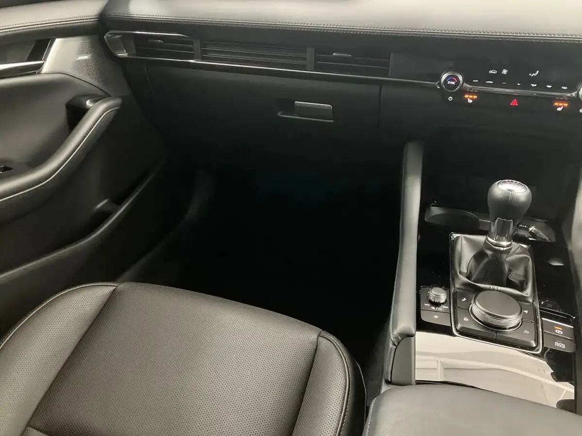 2024-mazda-mazda3-20-e-skyactiv-x-takumi-hatchback-5d-big-19