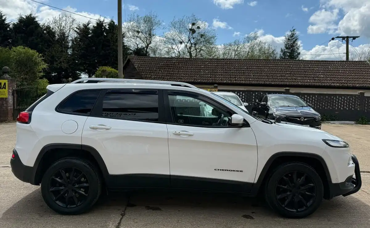 2015-jeep-cherokee-20multijet-ii-limited-4wd-big-9