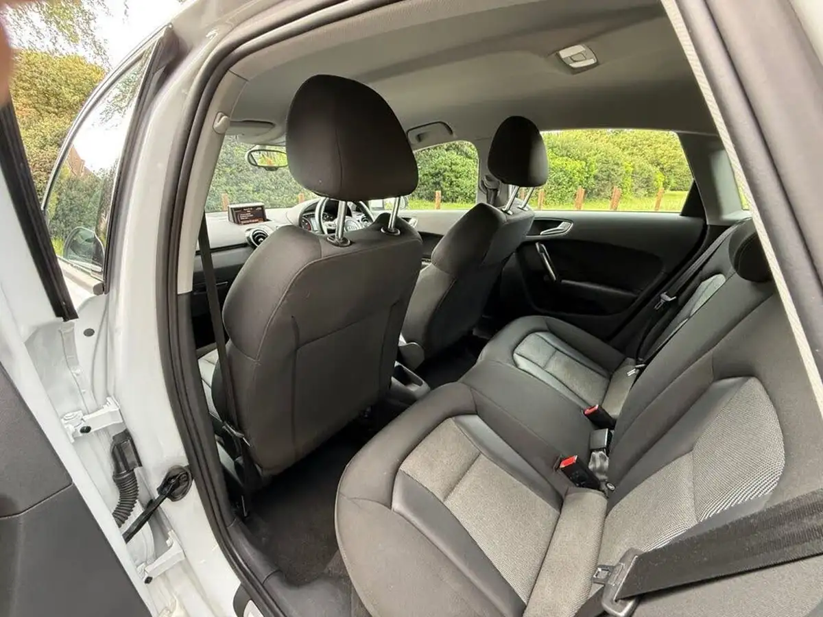 2013-audi-a1-14-tfsi-122ps-sportback-5d-1390cc-s-tronic-big-25