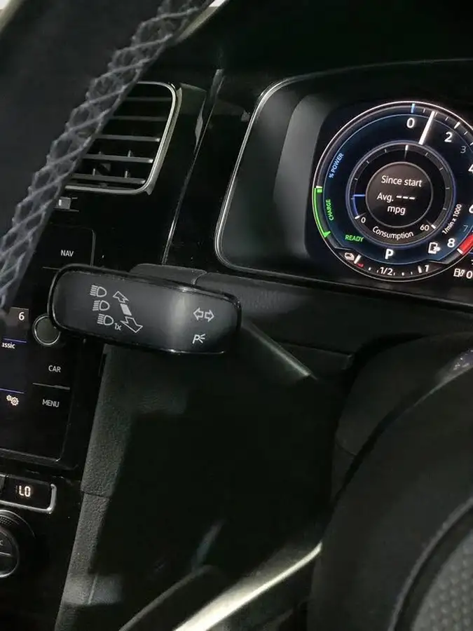 2018-volkswagen-golf-14-tsi-gte-advance-big-16