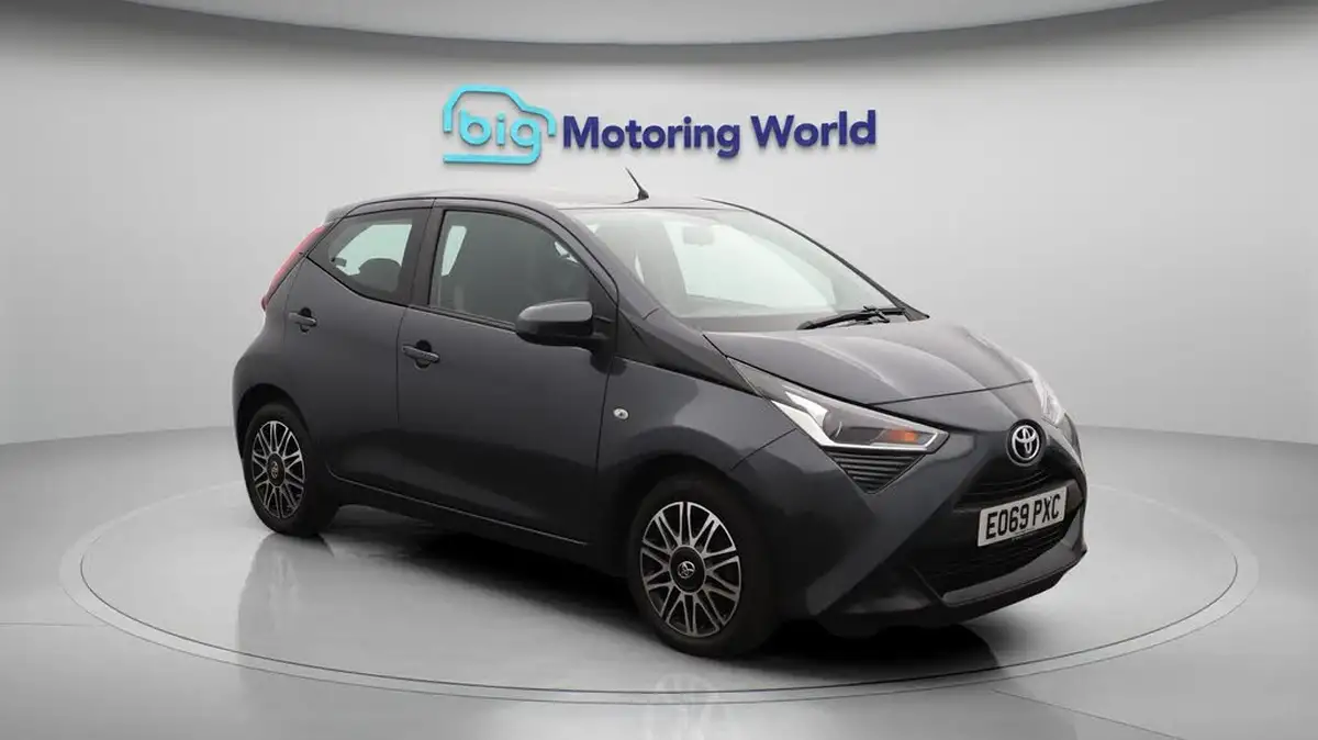 2019-toyota-aygo-10-vvt-i-x-play-tss-x-shift-big-1